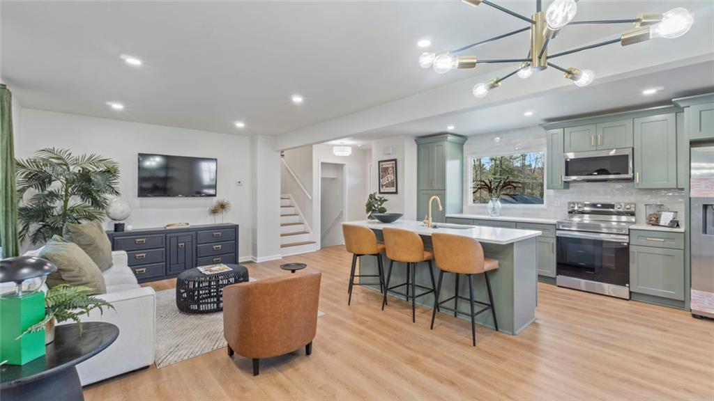 4088 Vale Court Decatur, GA 30035 - Photo 3 of 30