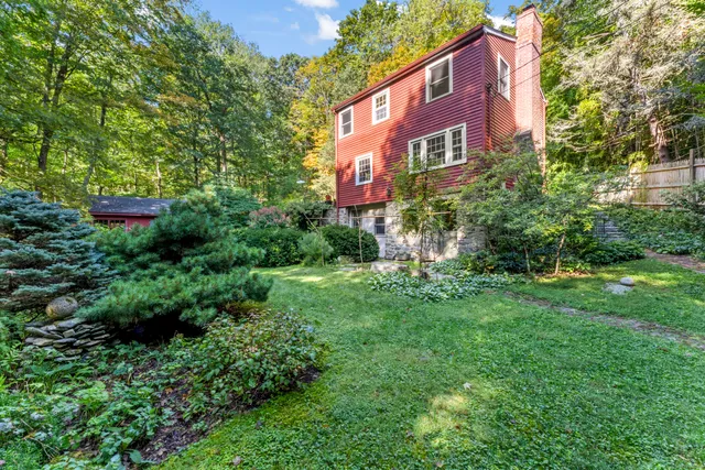 $425,000 | 271 Hattertown Road, Monroe, CT 06468