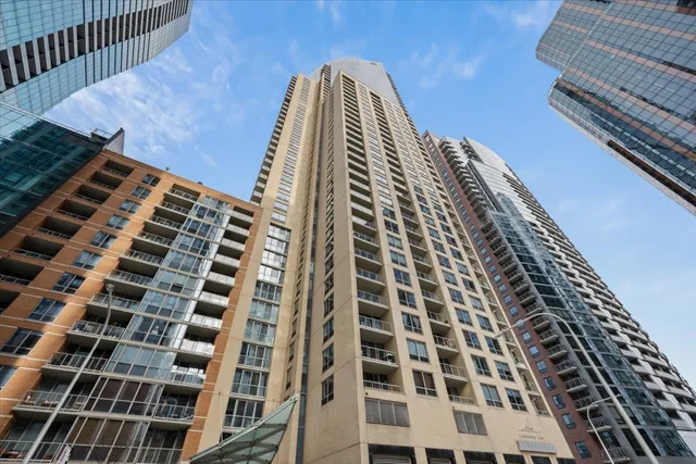 $3,300 | 420 East Waterside Drive, Unit 911, Chicago, IL 60601