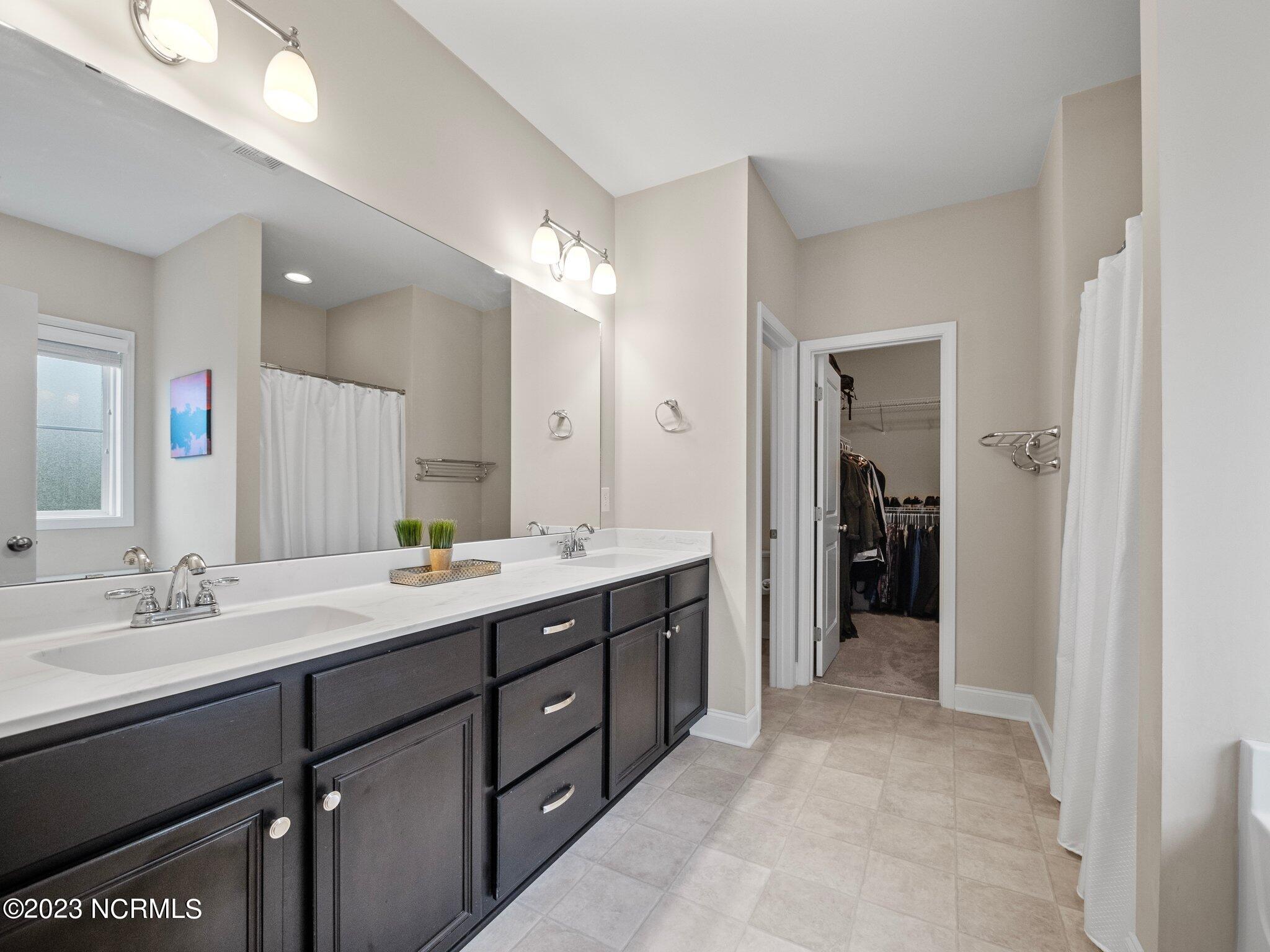 142 Poplar Branch Way Hampstead, NC 28443 - Photo 27 of 58 Master Bathroom