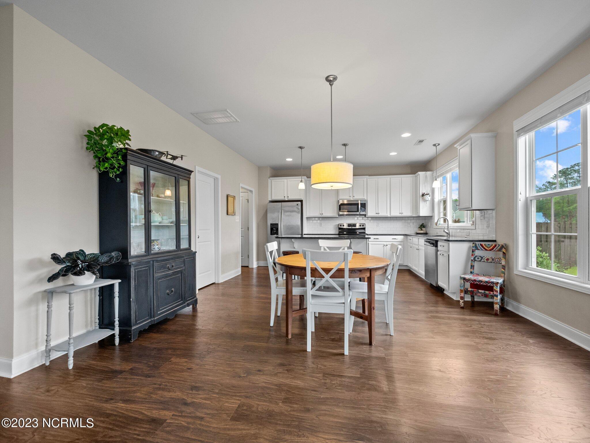 142 Poplar Branch Way Hampstead, NC 28443 - Photo 8 of 58 Eat In Area and Kitchen