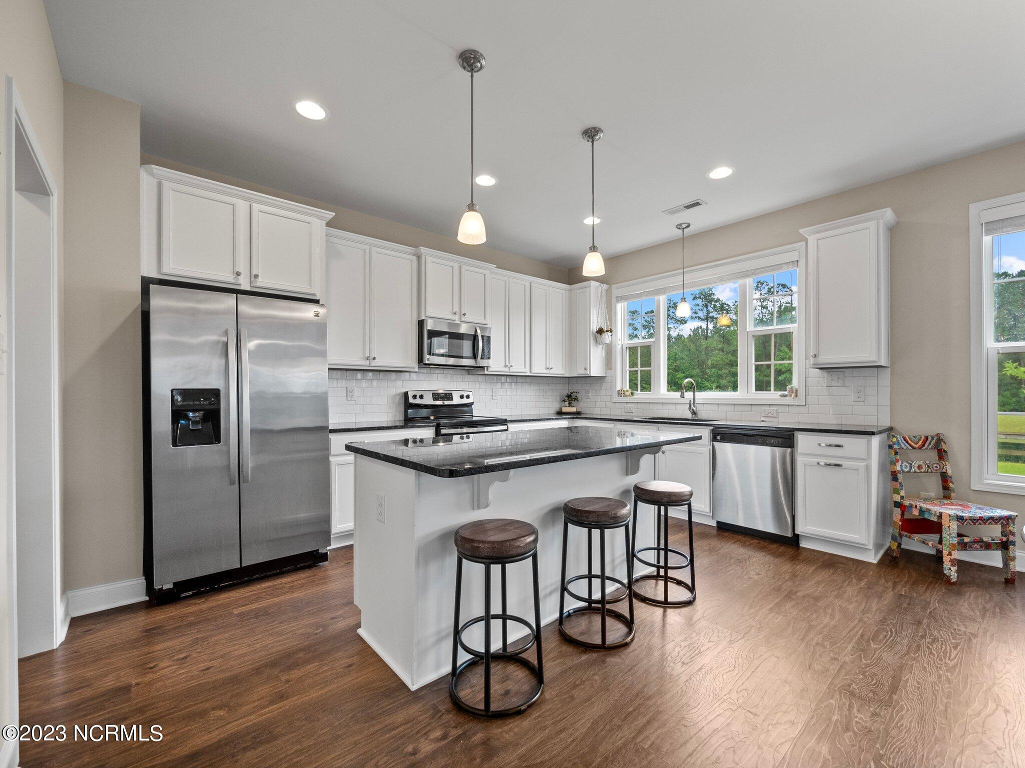 142 Poplar Branch Way Hampstead, NC 28443 - Photo 9 of 58 Kitchen