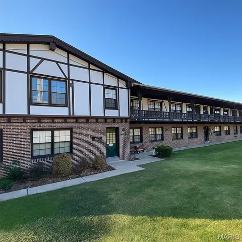 $1,050 | 9421 Sappington Road, Sunset Hills, MO 63126