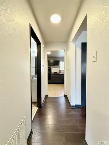 $1,050 | 9421 Sappington Road, Sunset Hills, MO 63126