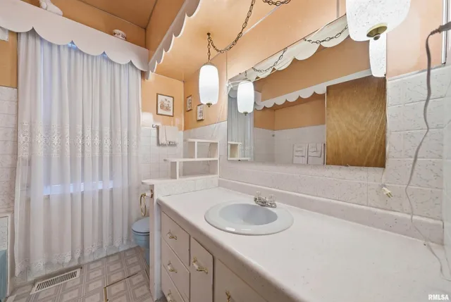 $115,000 | 4212 North Prospect Road, Peoria, IL 61603