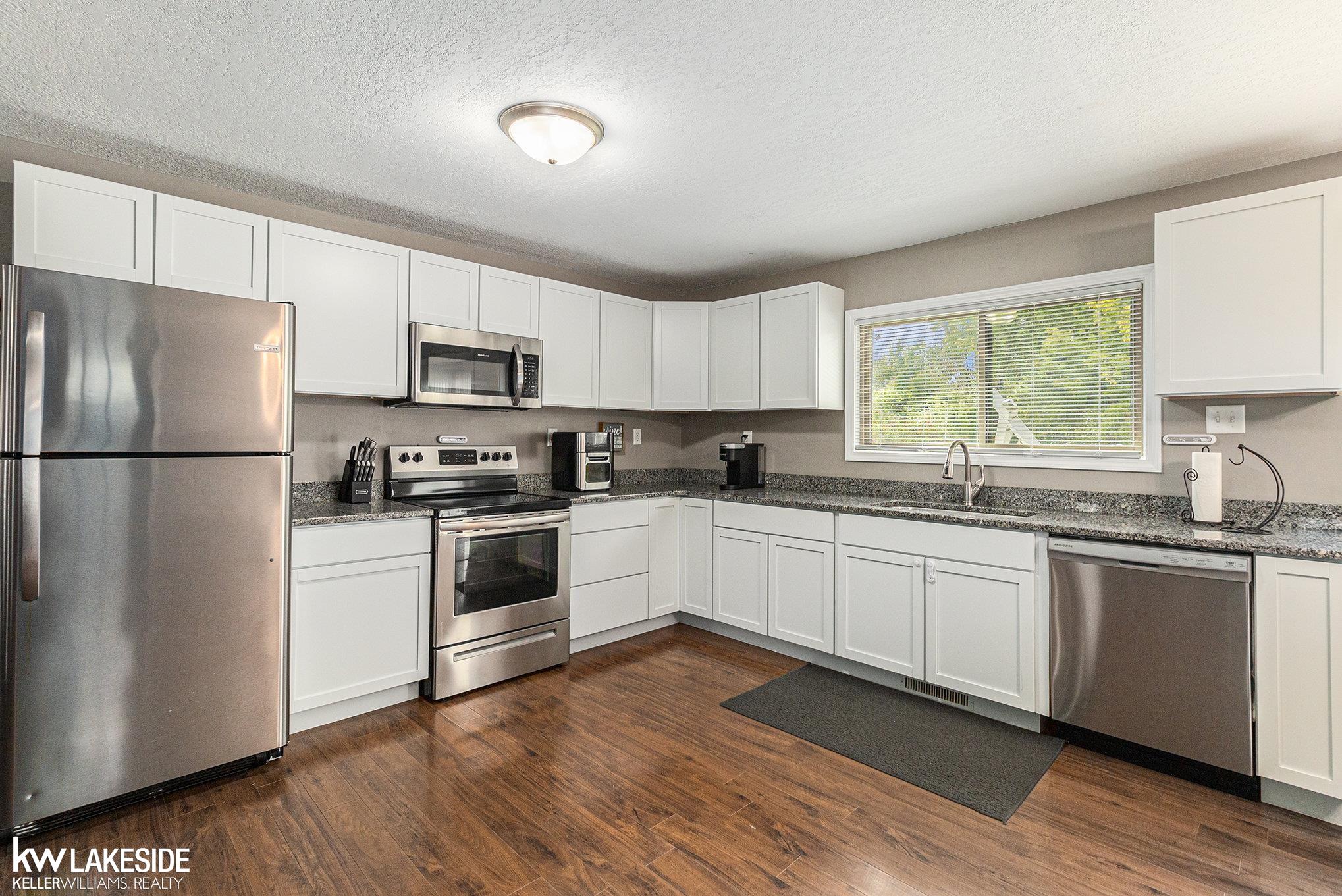 1190 Adams Road Burton, MI 48509 - Photo 15 of 29 50124136-14.JPG