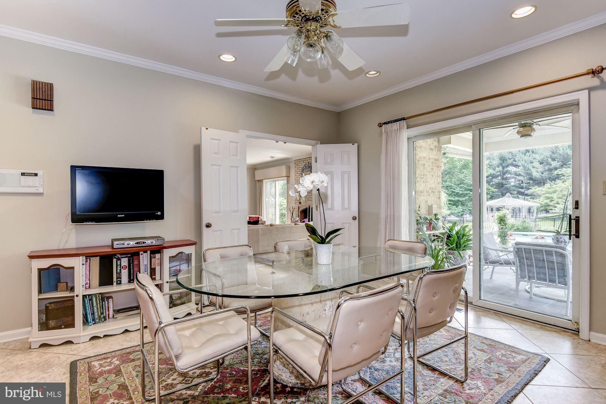 10918 Brent Road Potomac, MD 20854 - Photo 5 of 29 Breakfast Area
