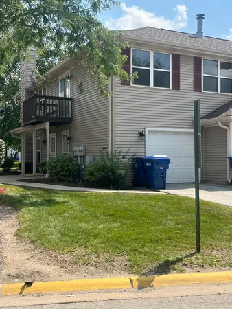 $1,750 | 12221 Fairway Circle, Unit D, Blue Island, IL 60406
