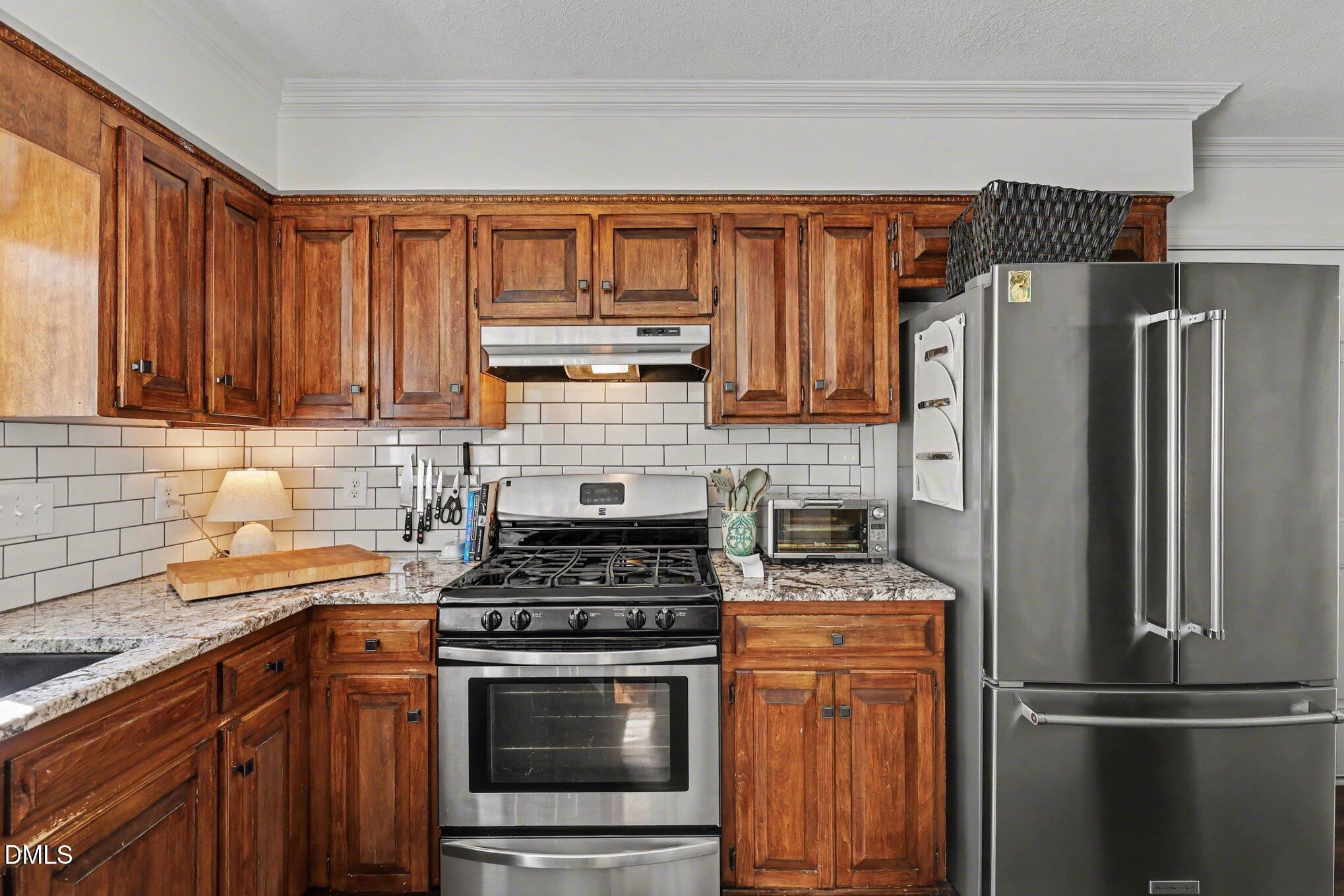 3204 Flintshire Road Raleigh, NC 27604 - Photo 12 of 26 Appliances stay