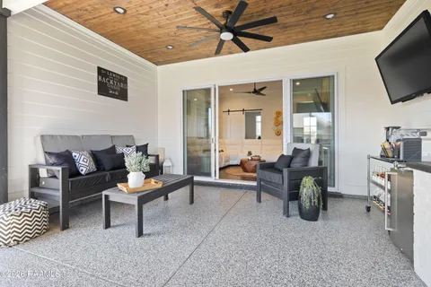 $485,000 | 102 Fresh Fields Lane, Lafayette, LA 70503