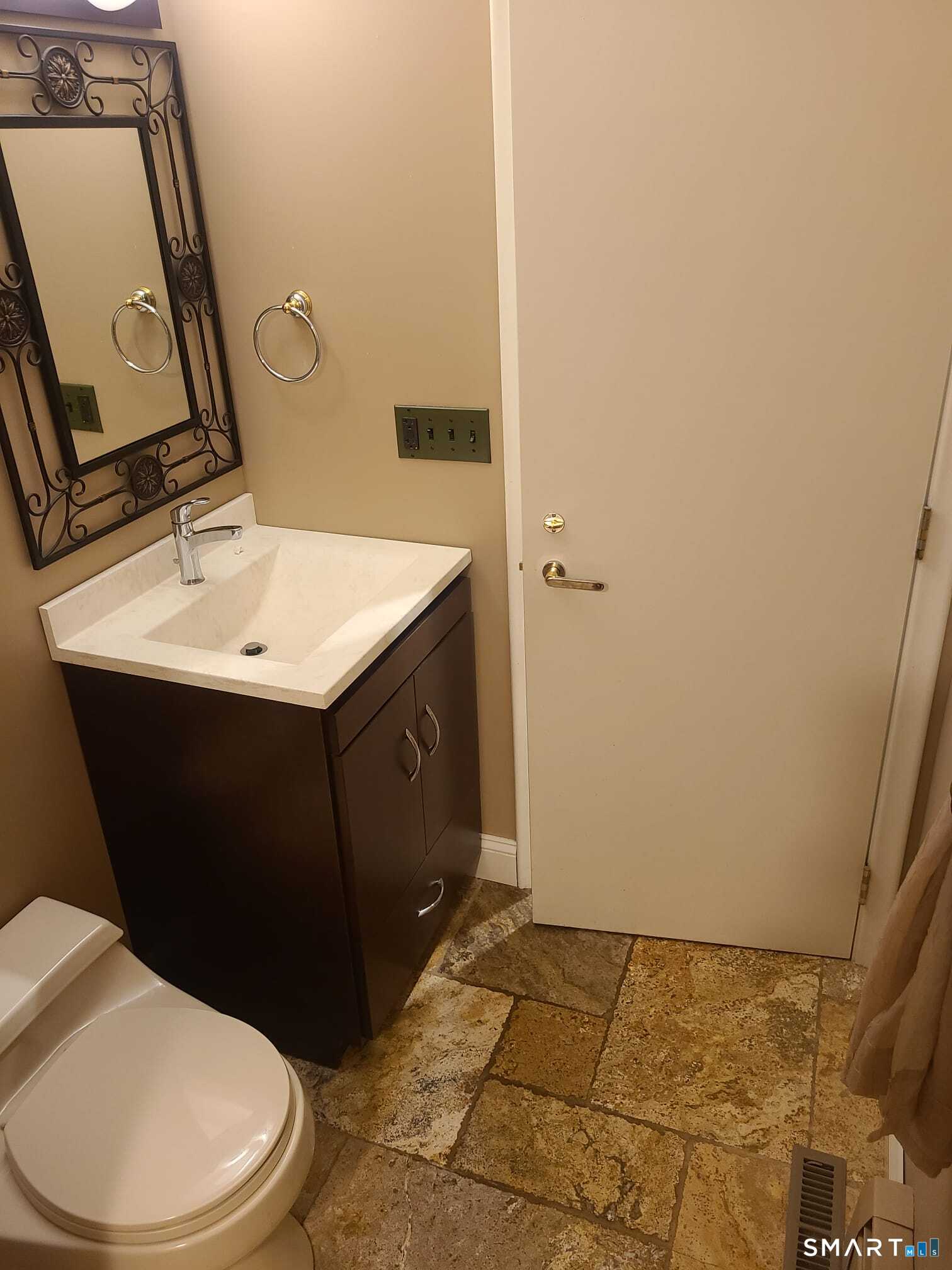 925 Dunbar Hill Road Hamden, CT 06514 - Photo 19 of 39