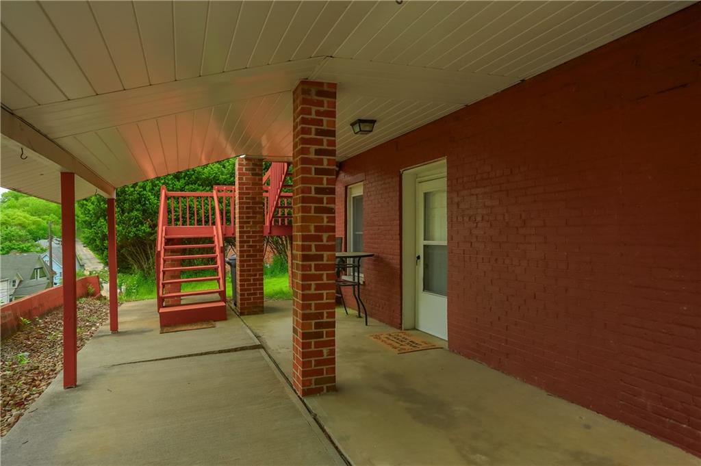 517 Ridge Avenue Carnegie, PA 15106 - Photo 28 of 38 Private entry - bottom unit.