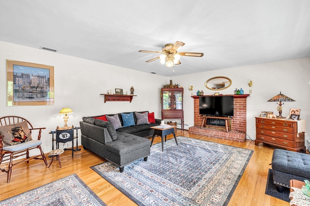 296 Pease Road East Longmeadow, MA 01028 - Photo 6 of 42