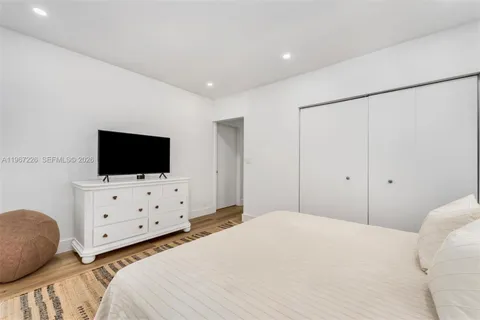 $1,890,000 | 3951 Park Drive, Miami, FL 33133