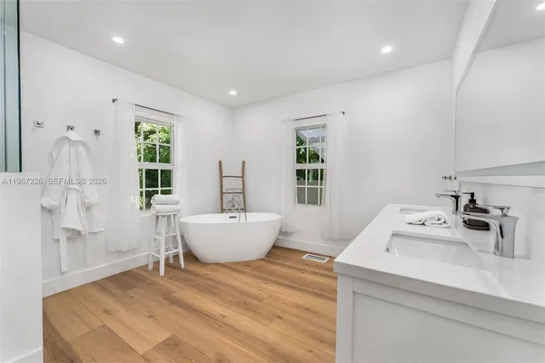 $1,750,000 | 3951 Park Drive, Miami, FL 33133