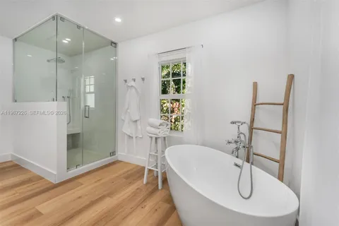 $1,890,000 | 3951 Park Drive, Miami, FL 33133