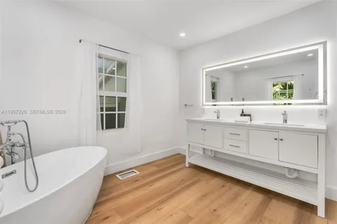 $1,890,000 | 3951 Park Drive, Miami, FL 33133