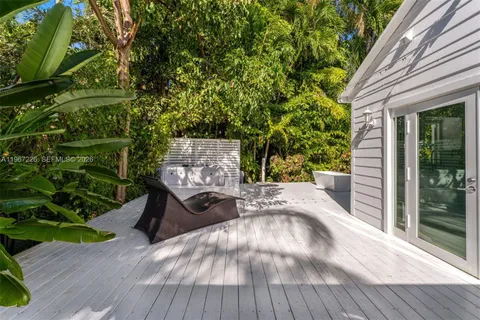 $1,890,000 | 3951 Park Drive, Miami, FL 33133