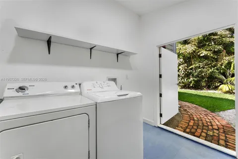 $1,890,000 | 3951 Park Drive, Miami, FL 33133