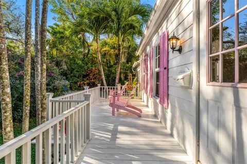 $1,890,000 | 3951 Park Drive, Miami, FL 33133