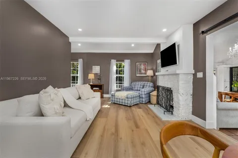 $1,890,000 | 3951 Park Drive, Miami, FL 33133