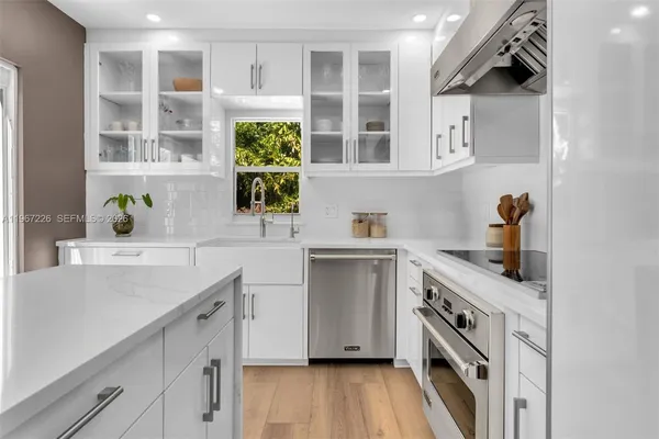 $1,750,000 | 3951 Park Drive, Miami, FL 33133