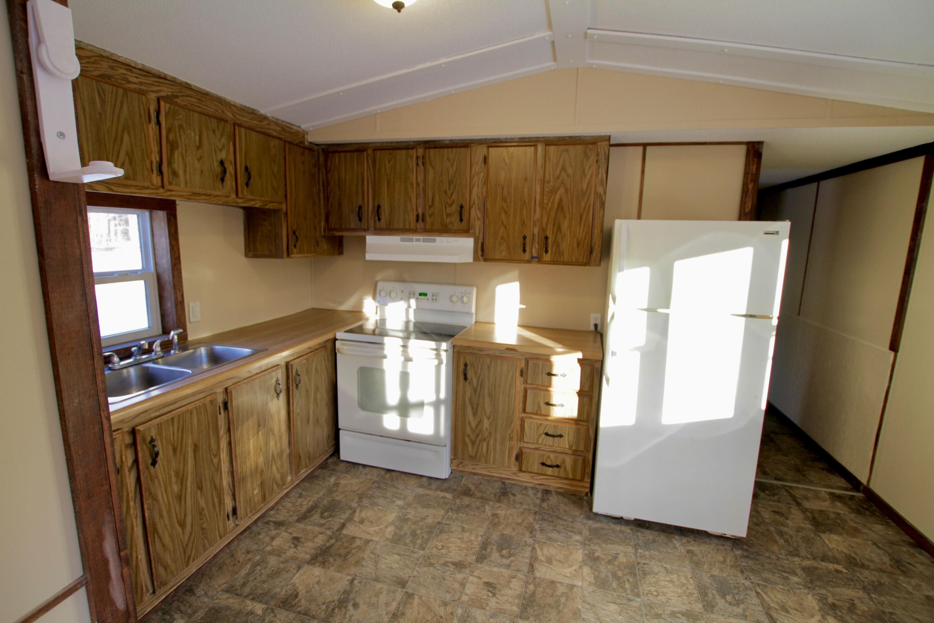 410 Corinth Road Hudson, ME 04449 - Photo 4 of 18 IMG_4087
