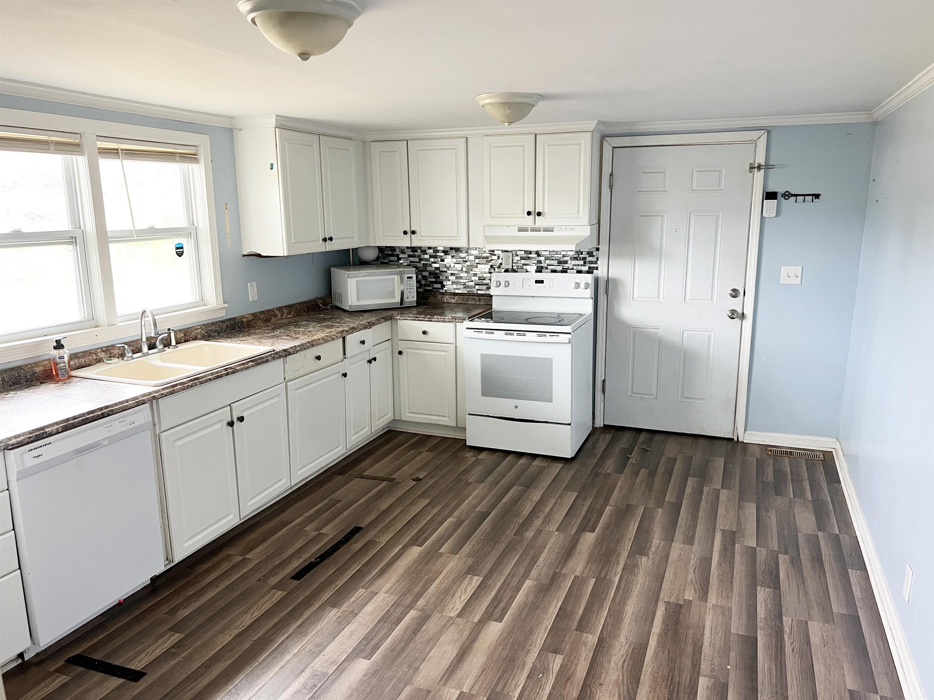 209 North Howard Avenue Landrum, SC 29356 - Photo 11 of 16