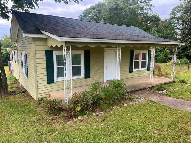 $285,000 | 209 North Howard Avenue, Landrum, SC 29356