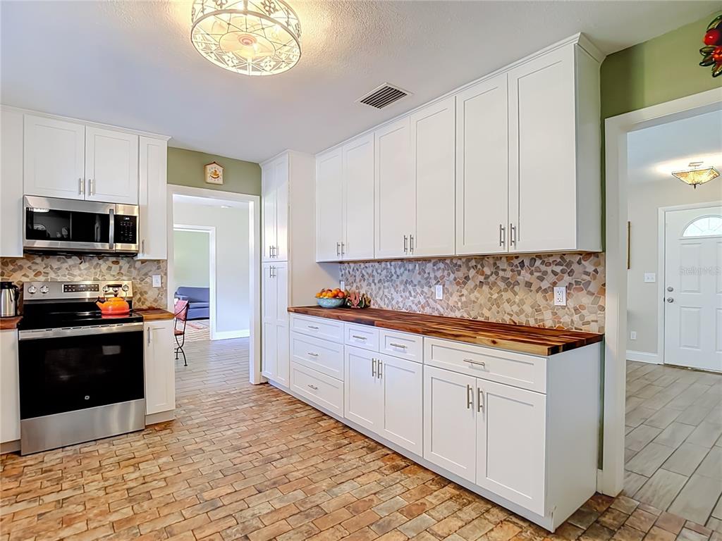 1644 West Socrum Loop Road Lakeland, FL 33810 - Photo 17 of 98 Gallery Image 17