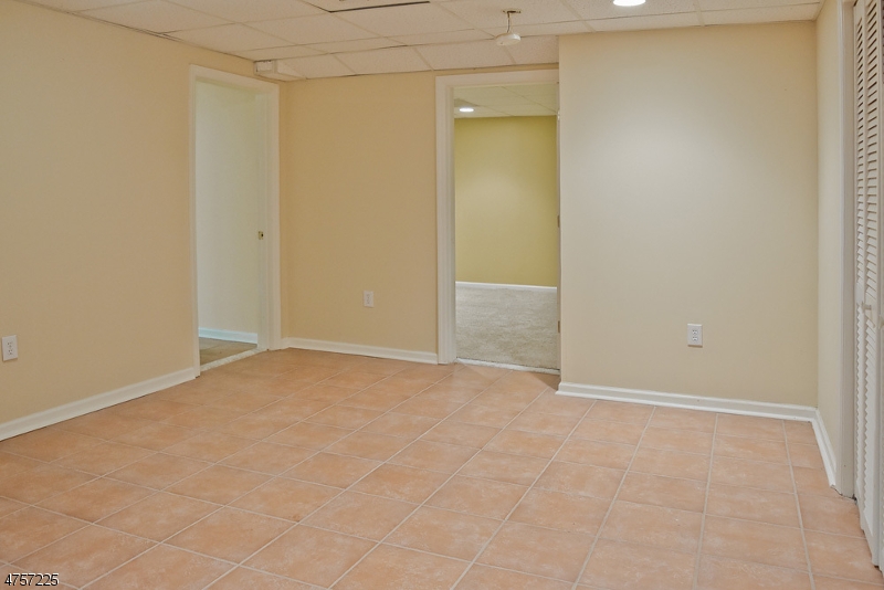 4 Cedar Gate Road Denville, NJ 07834 - Photo 20 of 25