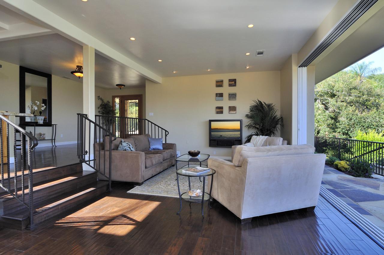 1346 Manitou Road Santa Barbara, CA 93101 - Photo 4 of 15 Living Room