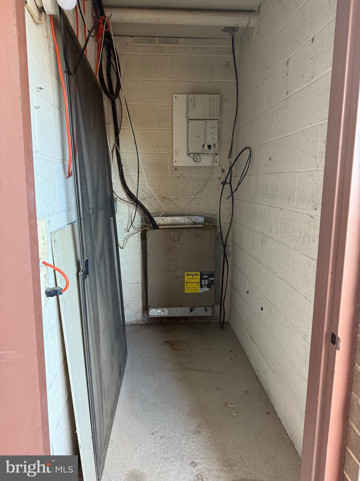 531 Florida Avenue, Unit 104 Herndon, VA 20170 - Photo 29 of 46 a view of entryway