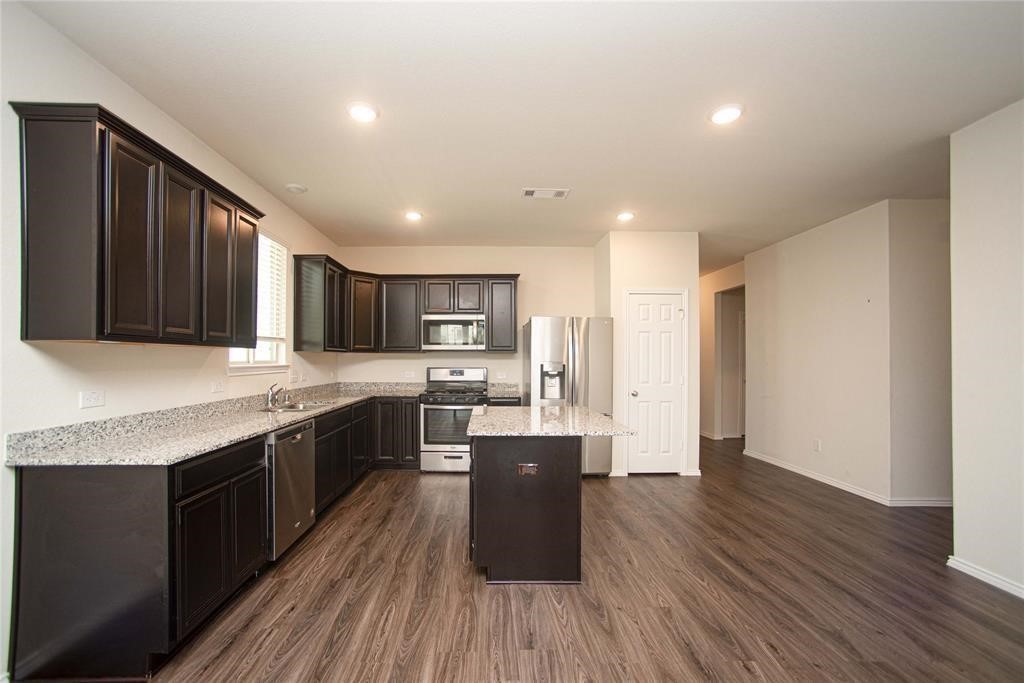 4252 Pine Still Road Conroe, TX 77304 - Photo 5 of 20