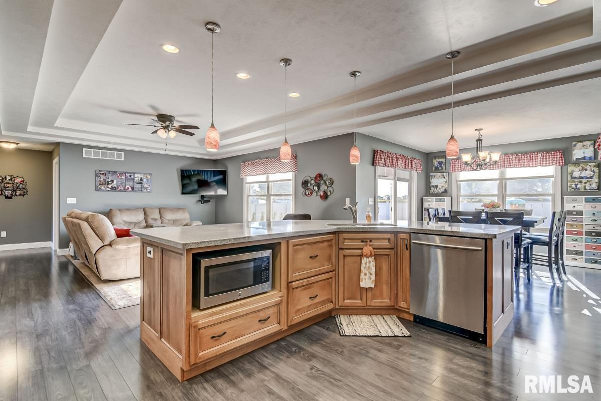 404 Sawmill Court Rochester, IL 62563 - Photo 12 of 36