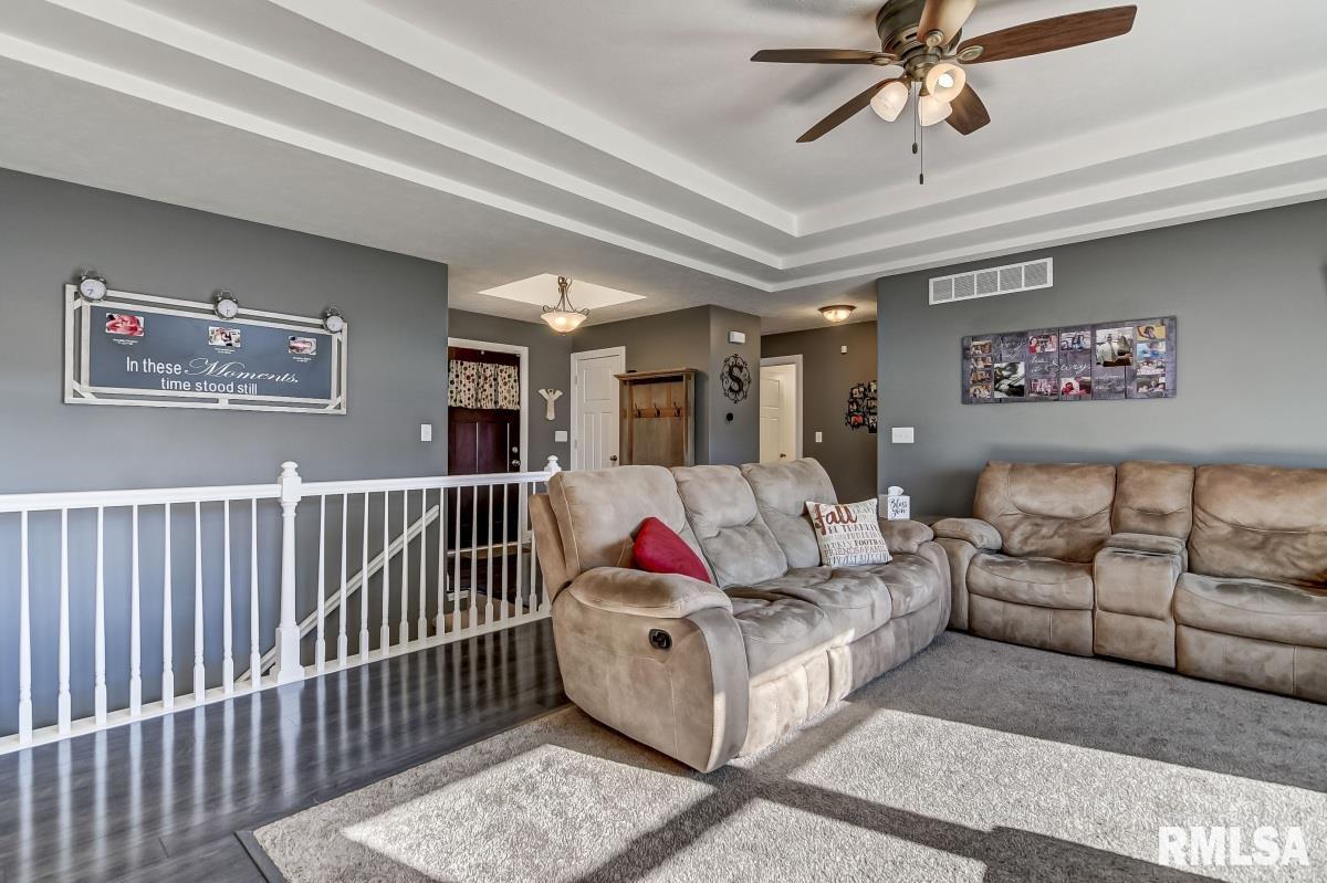 404 Sawmill Court Rochester, IL 62563 - Photo 6 of 36
