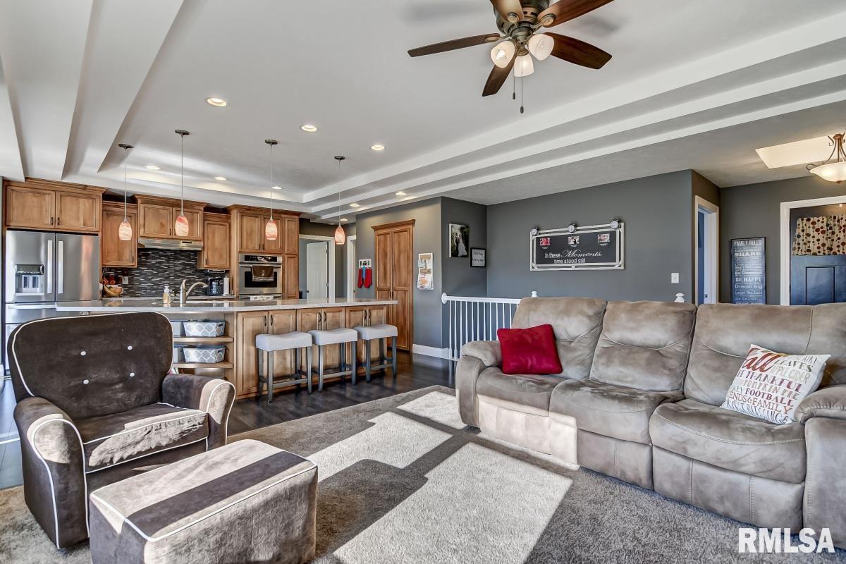 404 Sawmill Court Rochester, IL 62563 - Photo 7 of 36