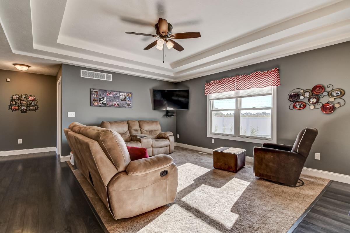 404 Sawmill Court Rochester, IL 62563 - Photo 8 of 36