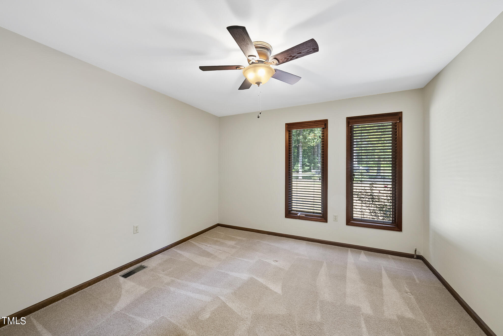 8005 Hollander Place Raleigh, NC 27606 - Photo 27 of 37 DSC09556