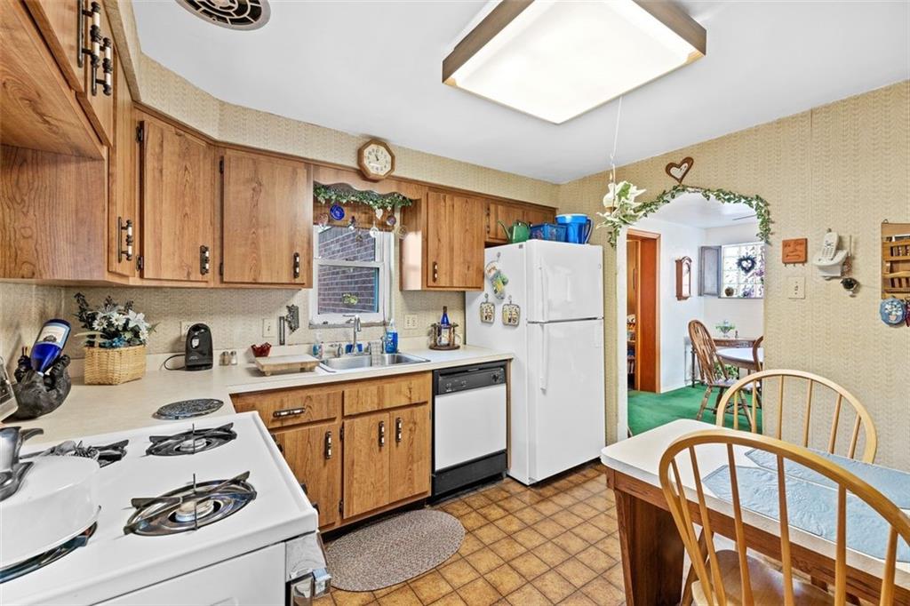 4324 Glen Lytle Road Pittsburgh, PA 15217 - Photo 13 of 24 Gallery Image 13