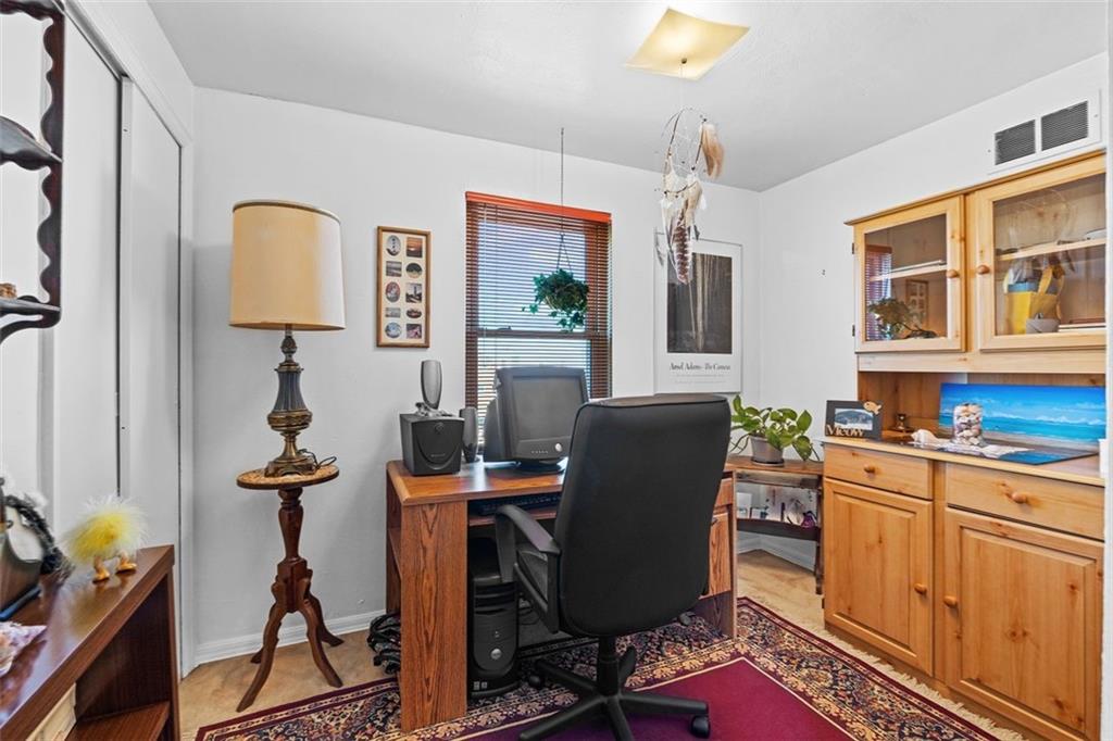 4324 Glen Lytle Road Pittsburgh, PA 15217 - Photo 16 of 24 Gallery Image 16