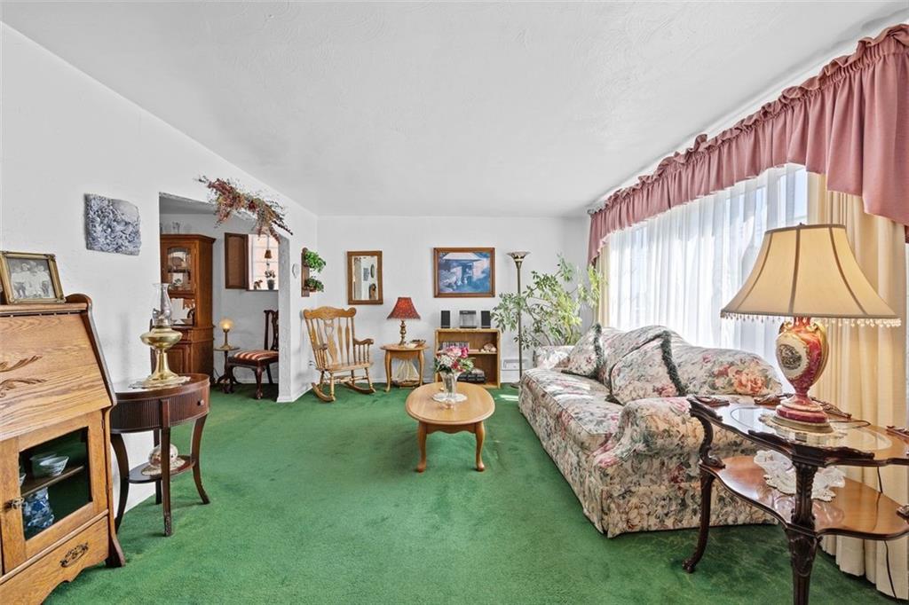 4324 Glen Lytle Road Pittsburgh, PA 15217 - Photo 3 of 24 Gallery Image 3