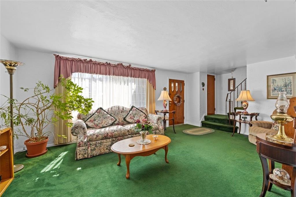 4324 Glen Lytle Road Pittsburgh, PA 15217 - Photo 5 of 24 Gallery Image 5