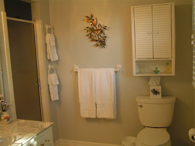 6713 Stonington Road Roanoke, VA 24019 - Photo 19 of 32 Bathroom