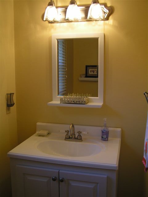 6713 Stonington Road Roanoke, VA 24019 - Photo 26 of 32 Bathroom