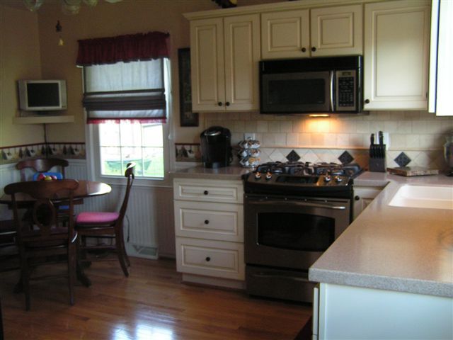 6713 Stonington Road Roanoke, VA 24019 - Photo 9 of 32 Kitchen