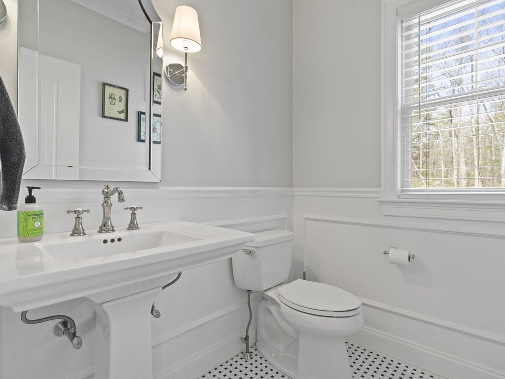 34 Fredrickson Road Norfolk, MA 02056 - Photo 12 of 40 Gallery Image 12