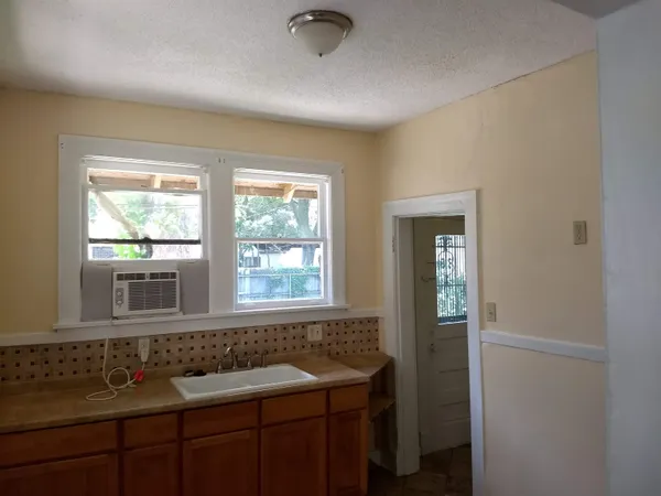 $845 | 785 E Parkway South, Memphis, TN 38104
