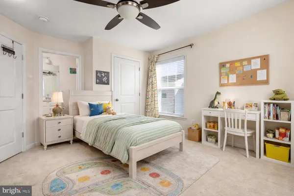 $775,000 | 42304 Lancaster Wds Square, Chantilly, VA 20152