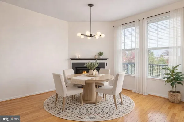 $775,000 | 42304 Lancaster Wds Square, Chantilly, VA 20152